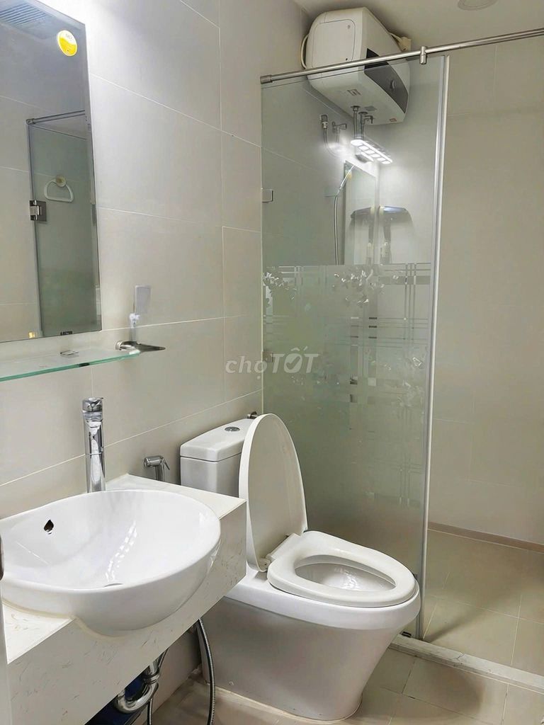 Rent Central Plaza - 73 meters, 2 bedrooms, 2 toilets, full interiors cost 14 million a month.