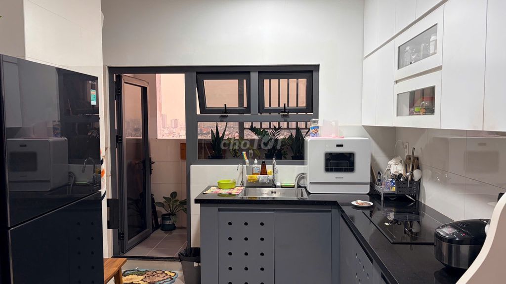 Need to rent apartment H2, two bedrooms, nice house, Full interior, now
