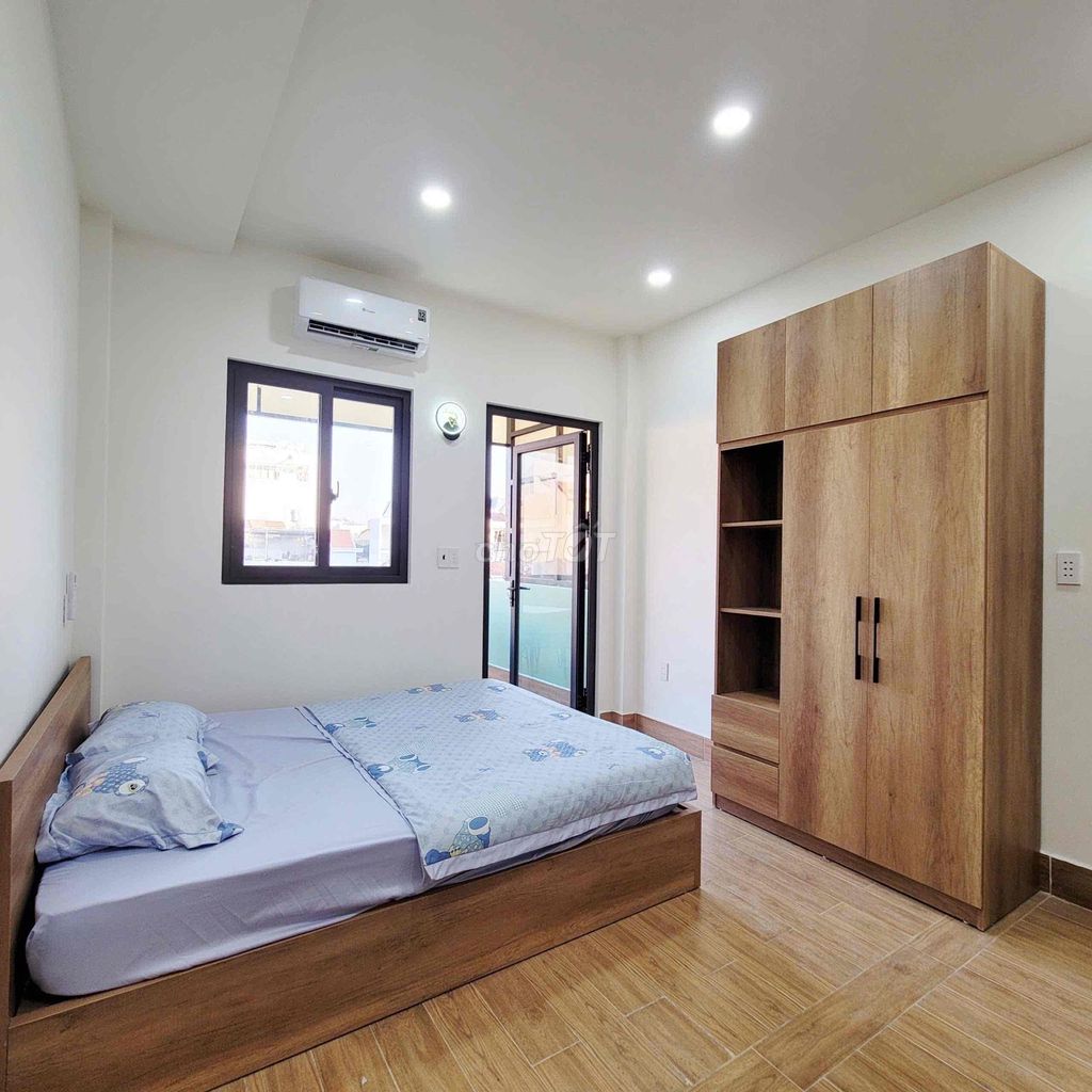 Rent Penthouse Room - Central Room Engine Stairs.