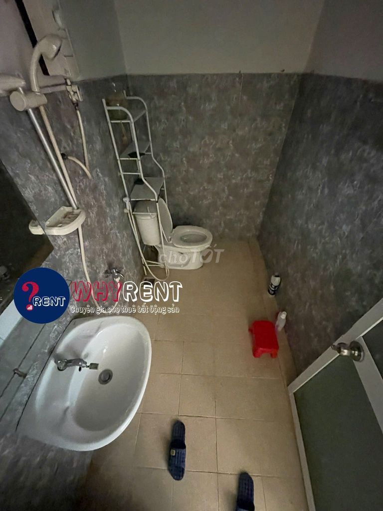 Rent a crowded apartment 57 M2 a bedroom. A toilet with fewer interiors. Six million dollars a T.