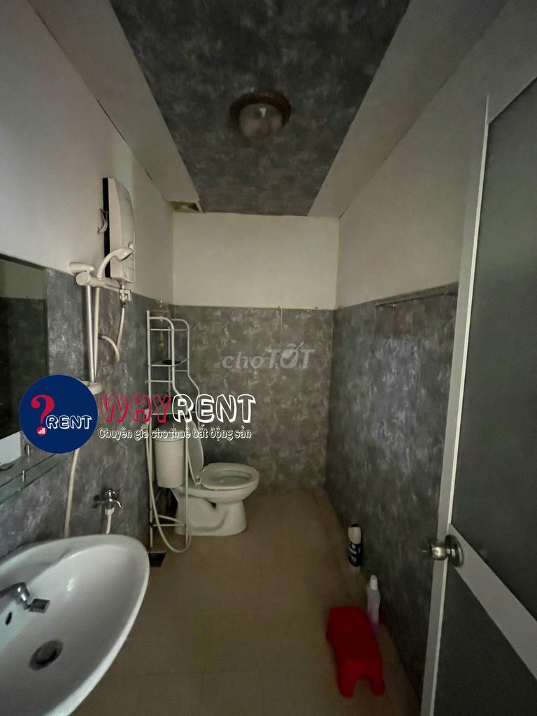 Rent a crowded apartment 57 M2 a bedroom. A toilet with fewer interiors. Six million dollars a T.
