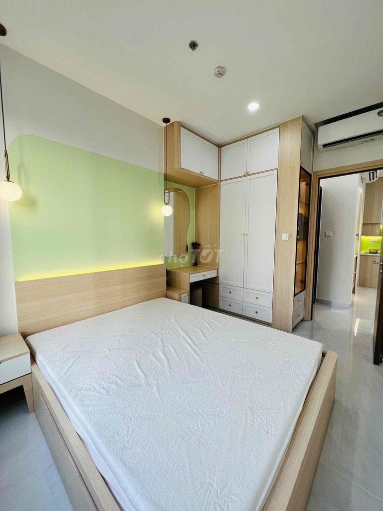54 meters2, two bedrooms. A toilet.