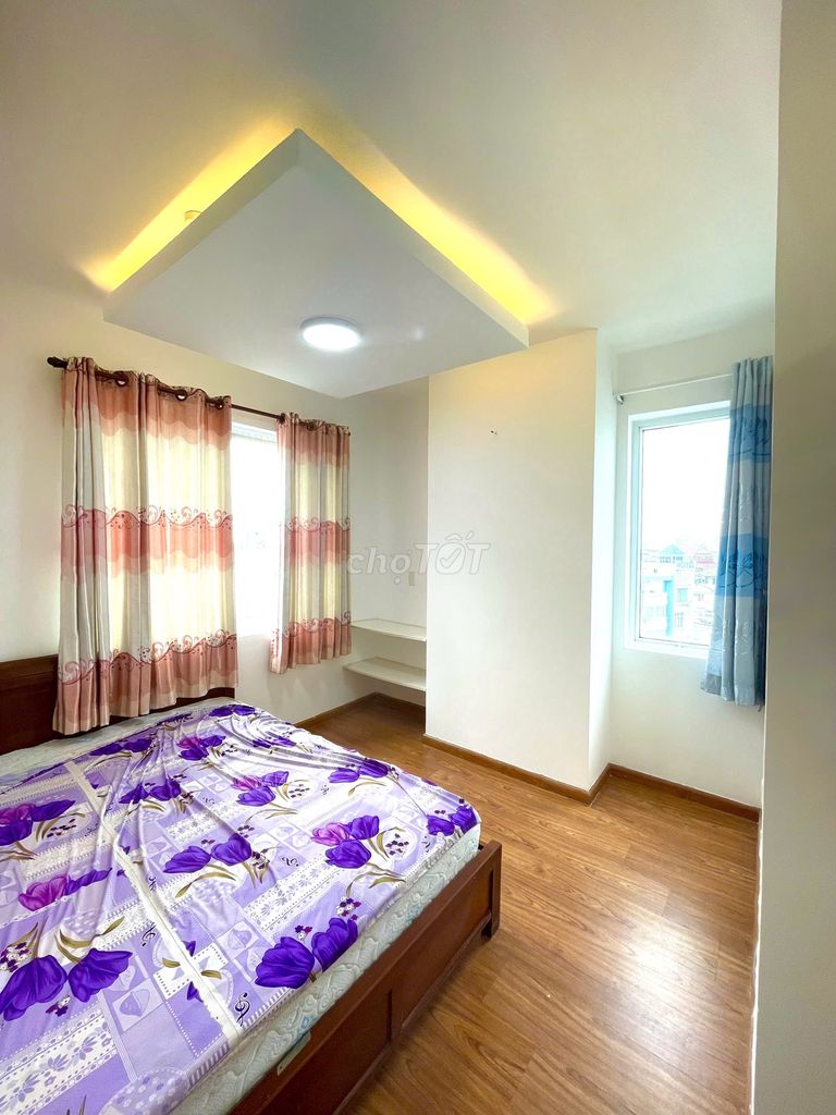 It's the owner of the apartment of the central plaza-- the top view, the new house.