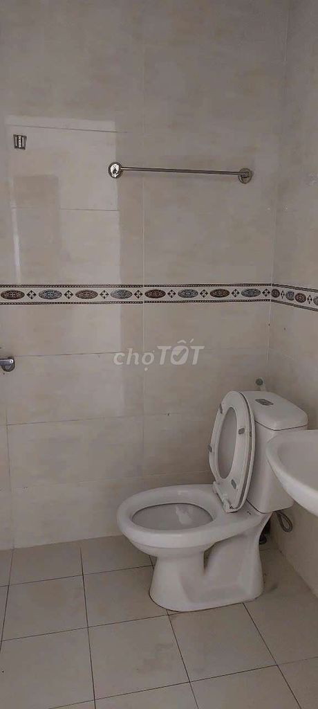 Three bedrooms, two toilets, a full interior of the second district, cheap, swimming pool.
