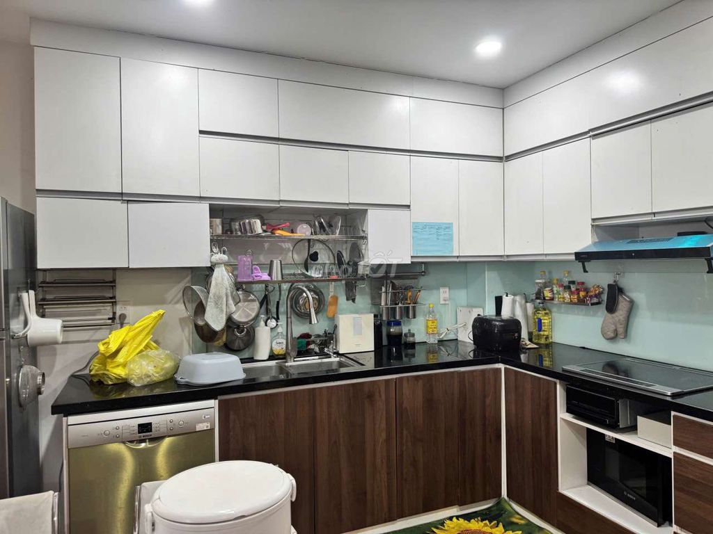 apartment 80 meters, two bedrooms, two toilets, nice interior, District 2, cheap.