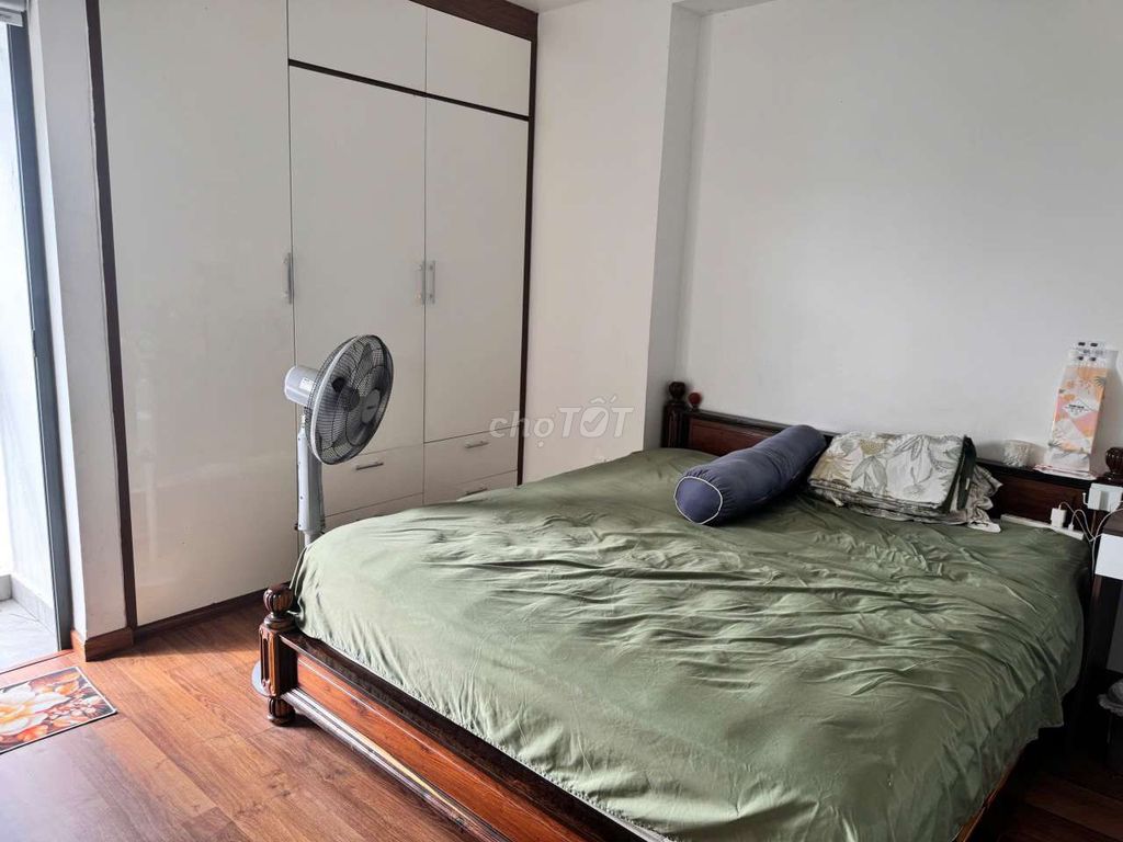 apartment 80 meters, two bedrooms, two toilets, nice interior, District 2, cheap.
