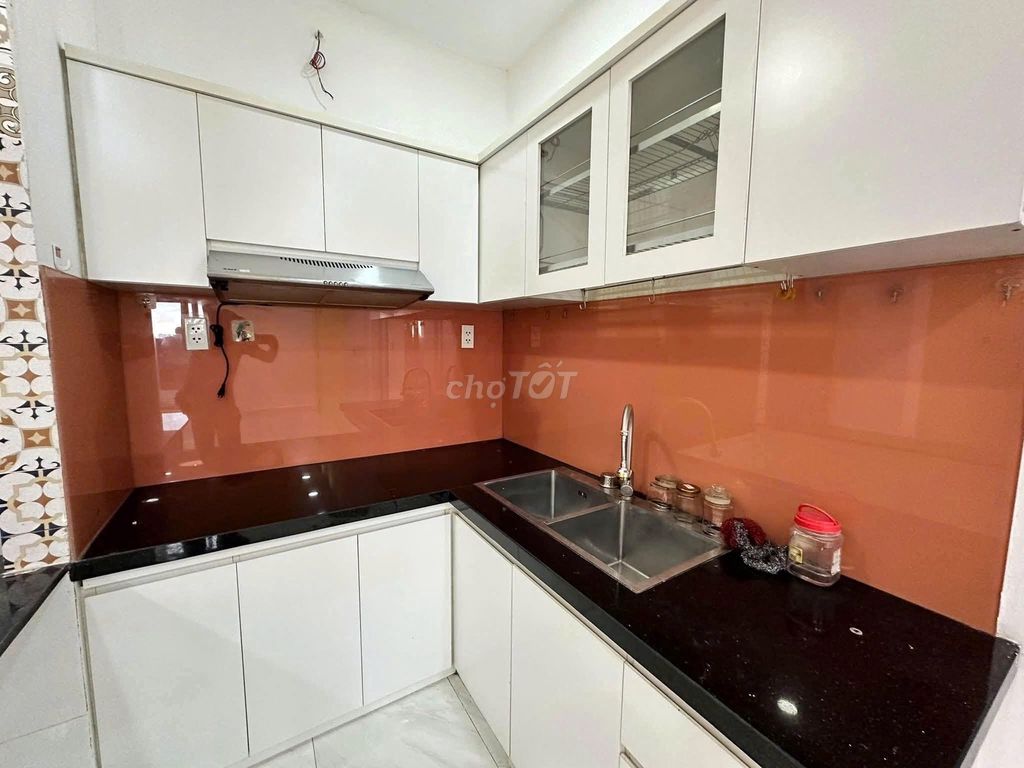 Rent the City City apartment. Two rooms, empty houses.
