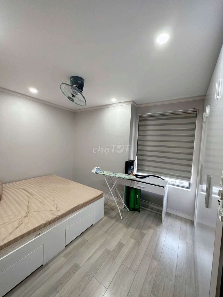 The three bedrooms are beautiful, 107 meters, full interior in homyland District 2.
