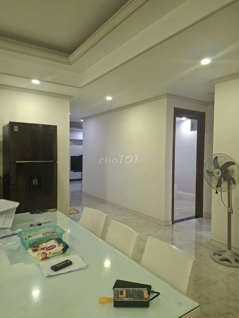 The three bedrooms are beautiful, 107 meters, full interior in homyland District 2.