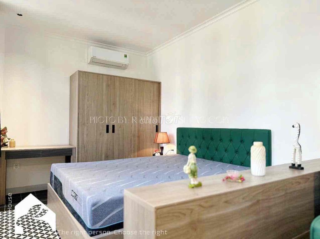 The 1st Bedroom Full 7xry, Võ Thị Sáu.
