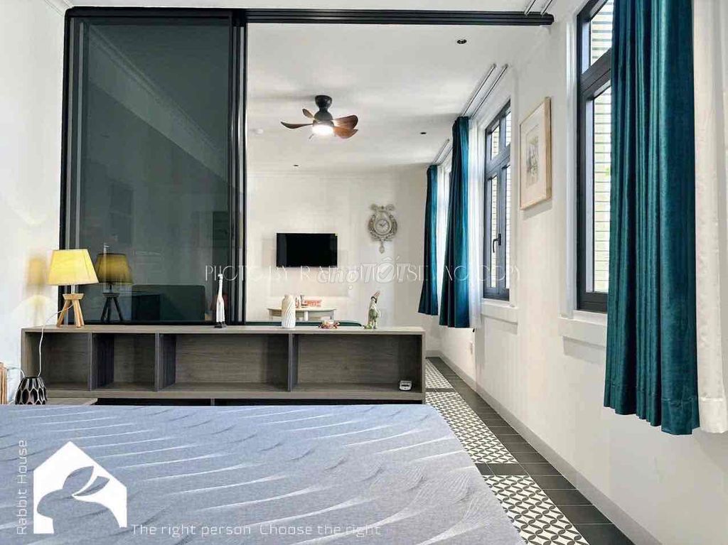 The 1st Bedroom Full 7xry, Võ Thị Sáu.