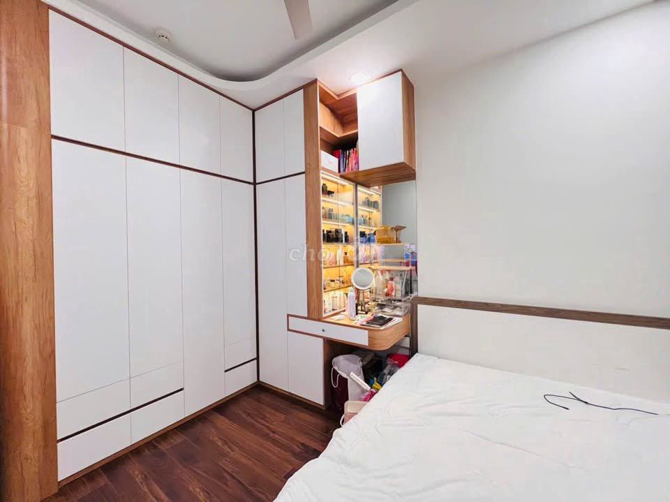 Rent Akari City 78 m2 bedroom 2 full-size pink window