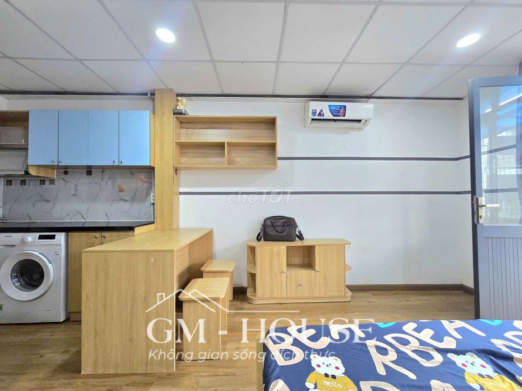Rent the apartment 30 meters, balcony, private washing machine. Right here in D5.