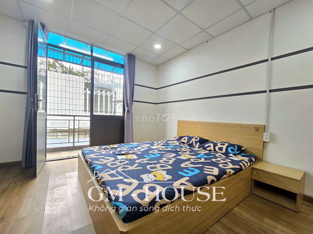Rent the apartment 30 meters, balcony, private washing machine. Right here in D5.
