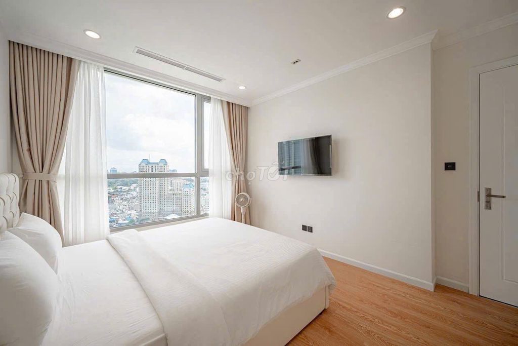 Hire three beautiful interior rooms.
