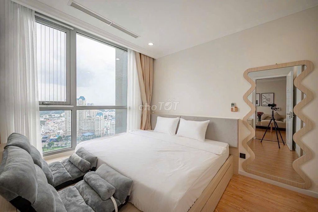 Hire three beautiful interior rooms.