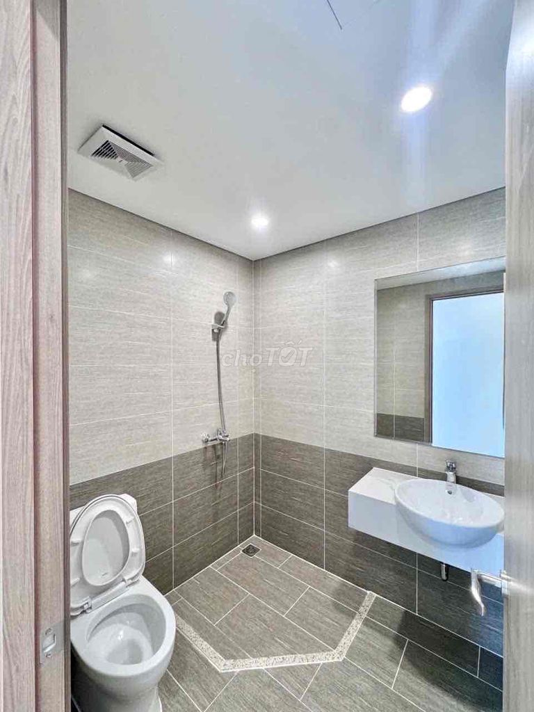 Rent 2 empty bathrooms from 5 million or 6 million at the Grand Park.