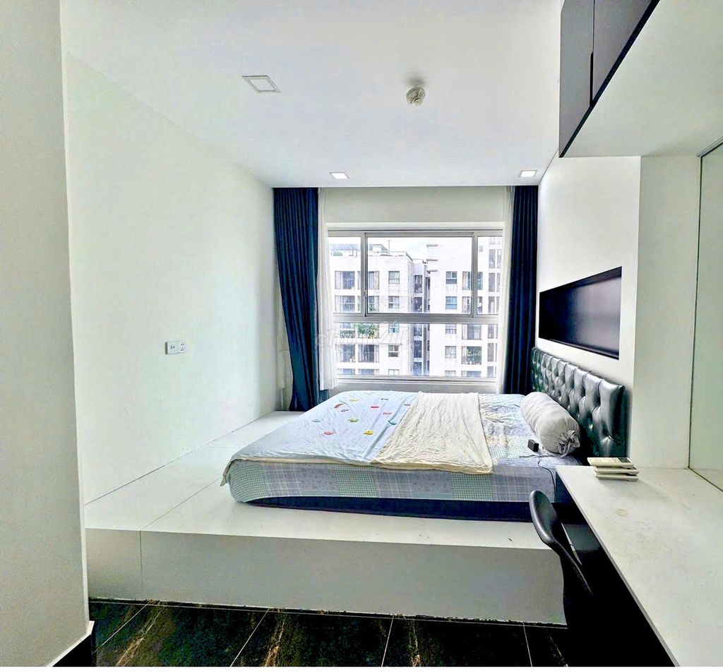 Sunrise Riverside 2 bedroom 71 M2, Pretty Full, upper floor