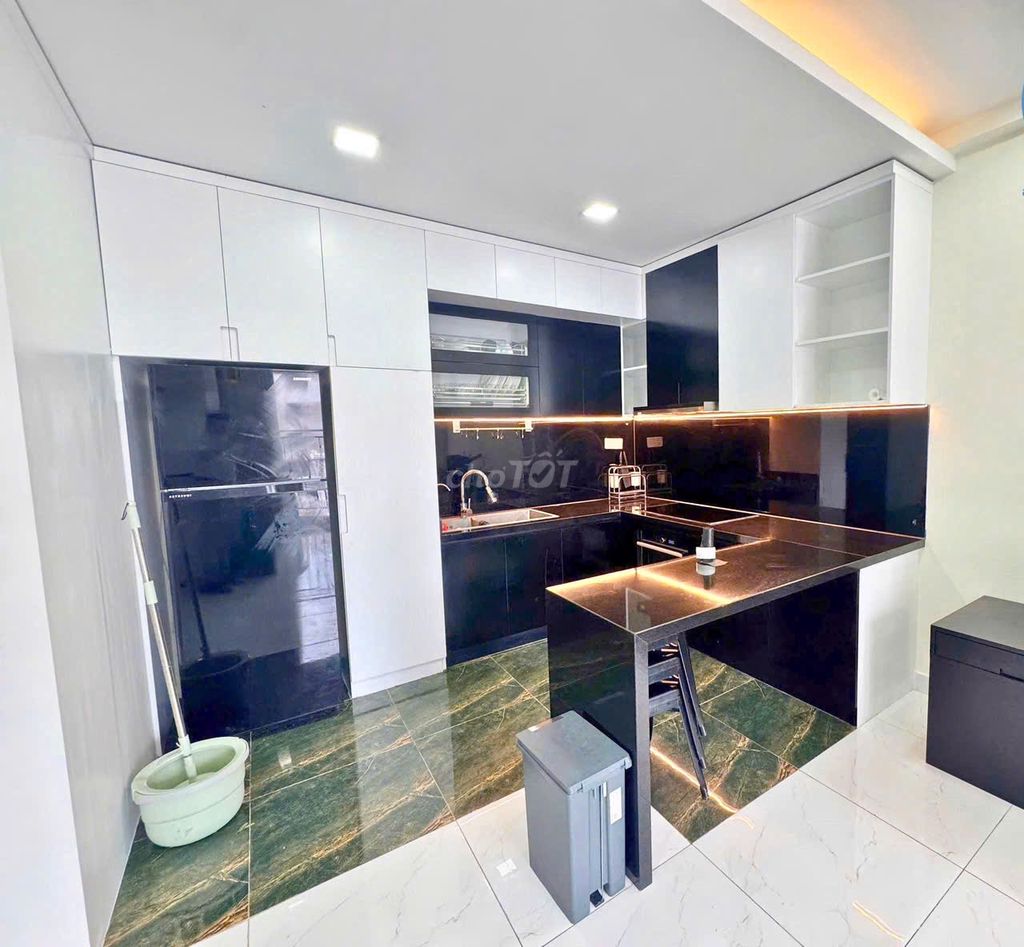 Sunrise Riverside 2 bedroom 71 M2, Pretty Full, upper floor