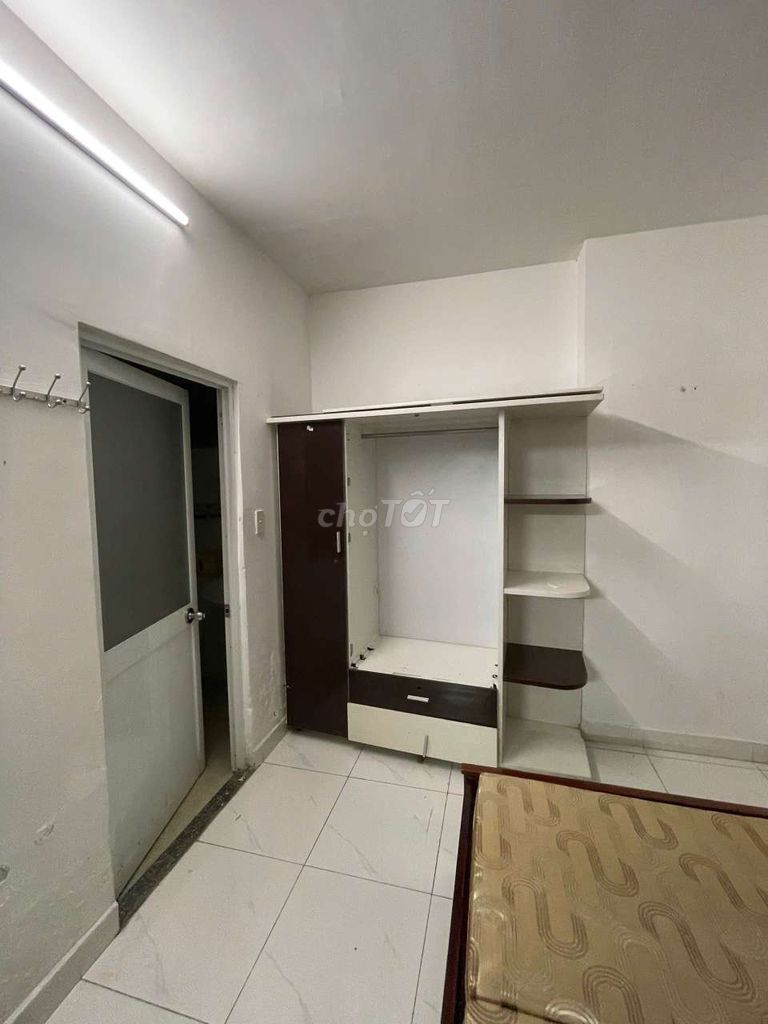 Rent Sen Hong's apartment, block C, 6.5 million/2 bedrooms, 2 toilets per52 meters full of furniture
