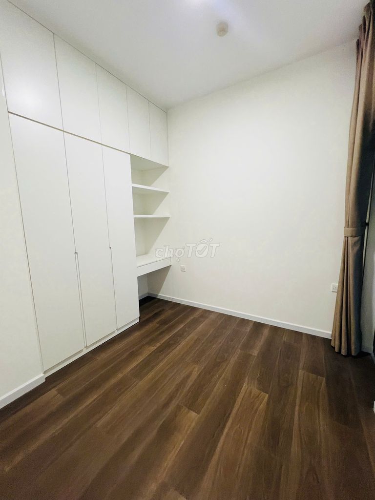Rent two bedrooms. High-rise view. 20 million, clear.