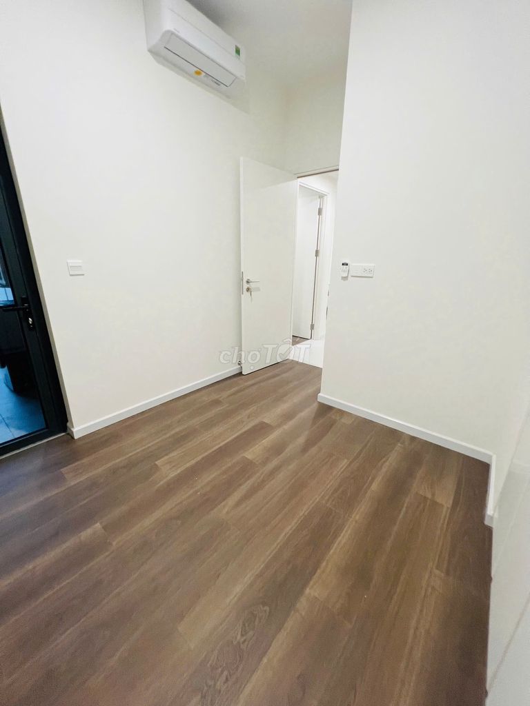 Rent two bedrooms. High-rise view. 20 million, clear.