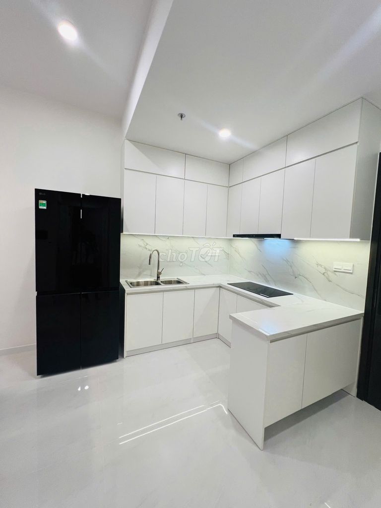 Rent two bedrooms. High-rise view. 20 million, clear.