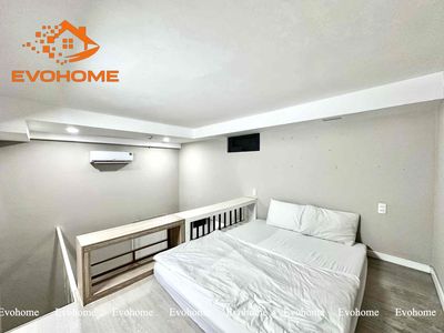 Renting a 7-dollar motel room from 3 million.