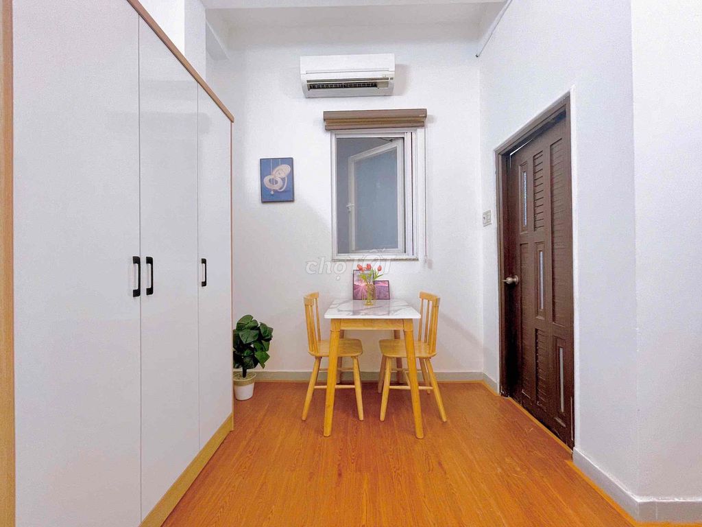 The full studio room is available - near the shower - 11th District, University vhu