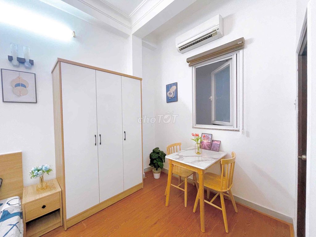 The full studio room is available - near the shower - 11th District, University vhu