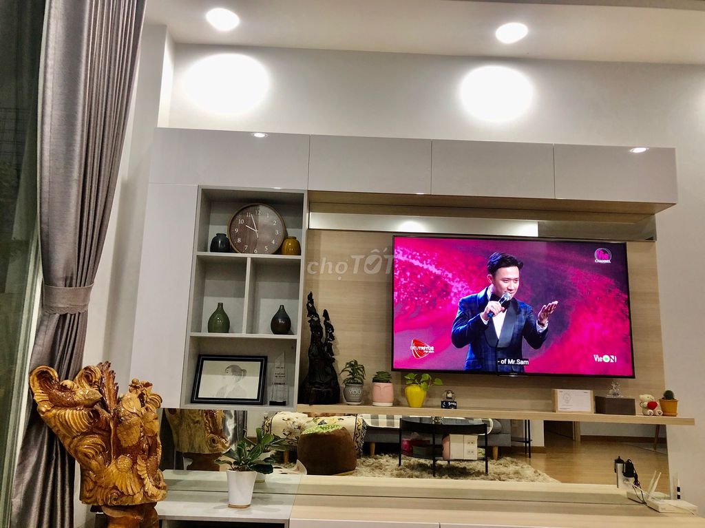 The owner rented the apartment 590 August -- 35 M2 1 bedroom, 7.5 million a month.