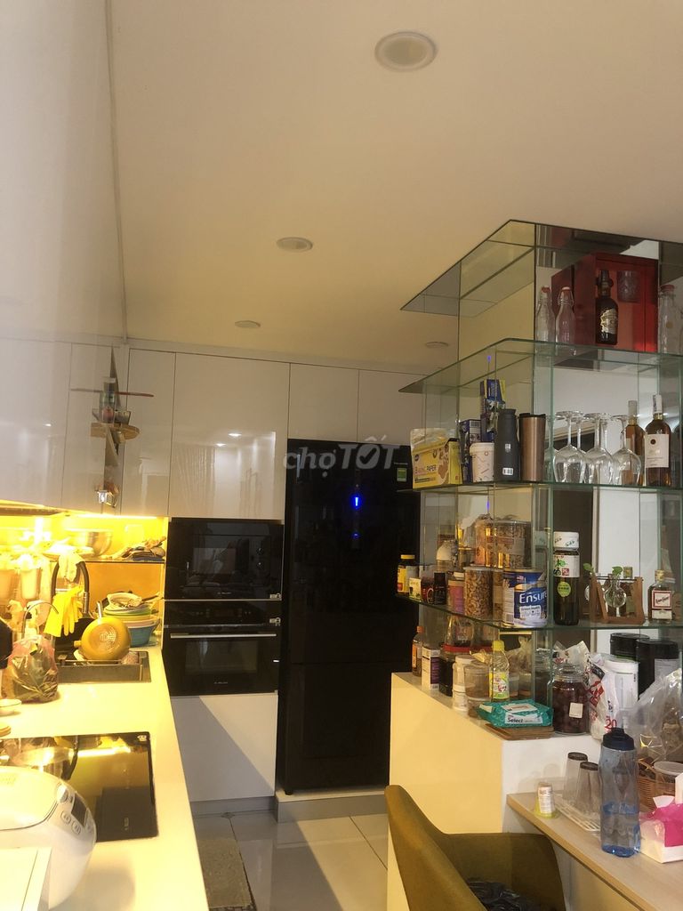 The owner rented the apartment 590 August -- 35 M2 1 bedroom, 7.5 million a month.