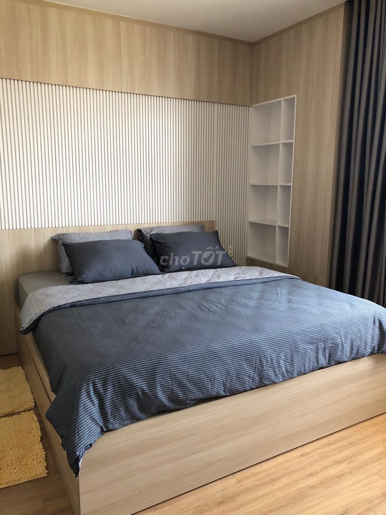 The owner rented the apartment 590 August -- 35 M2 1 bedroom, 7.5 million a month.