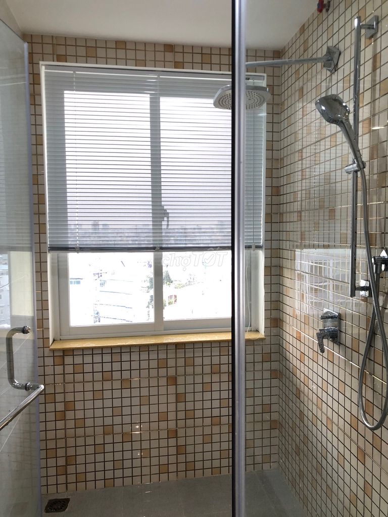 The owner rented the apartment 590 August -- 35 M2 1 bedroom, 7.5 million a month.