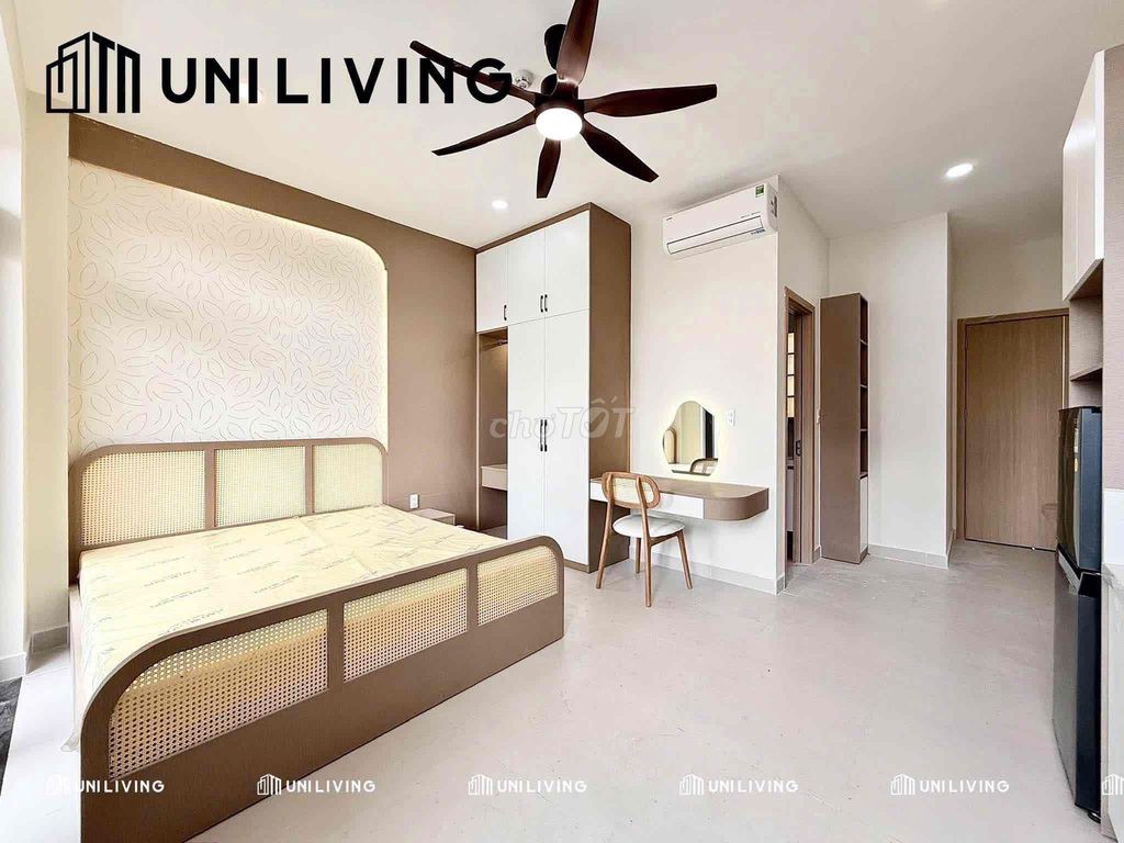 The balcony studio 40 M2 - near the market.