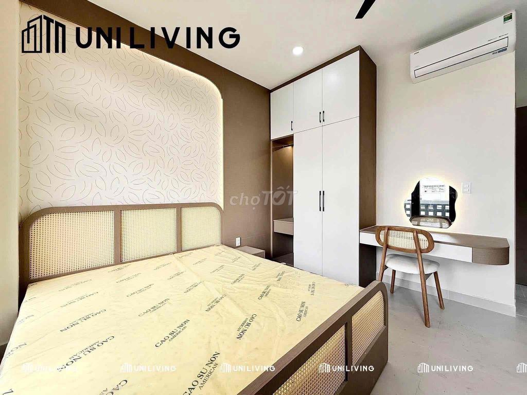 The balcony studio 40 M2 - near the market.