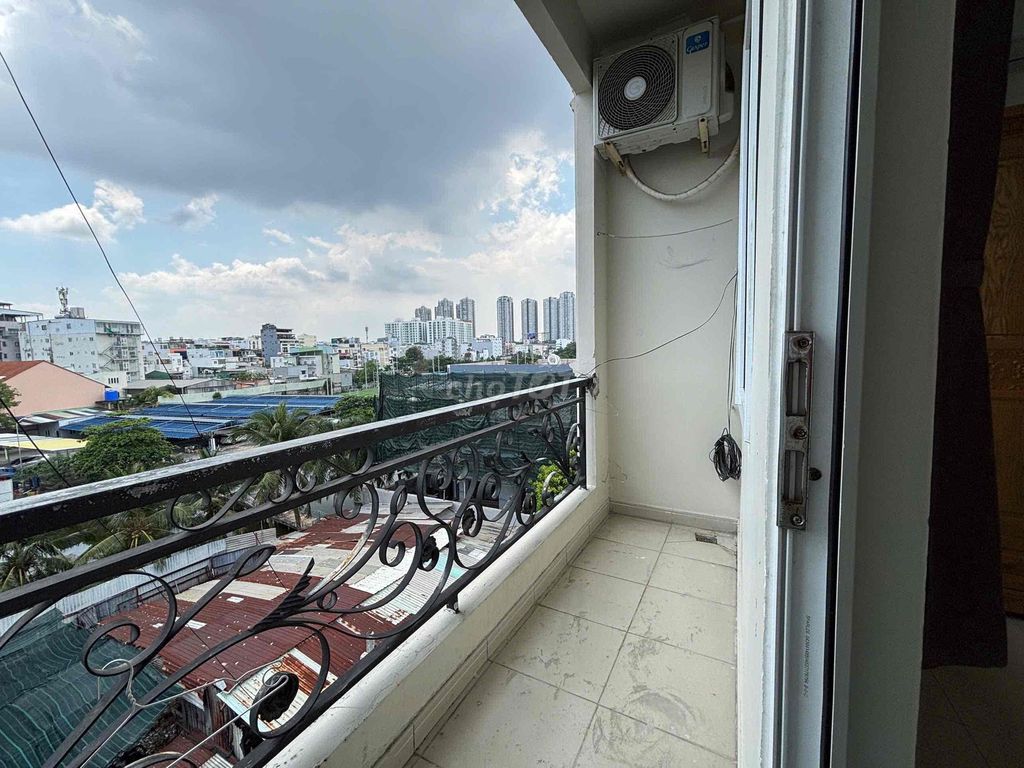 0-4-0.00 balcony studios. Full interior furniture at the heart of District 7