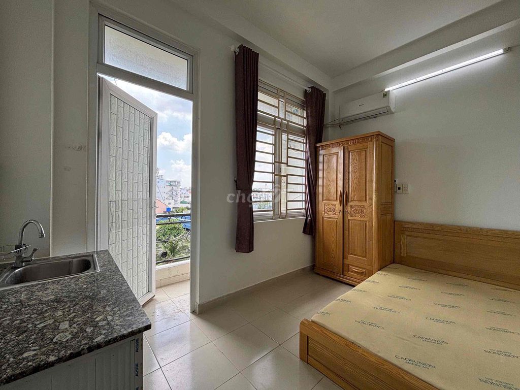 0-4-0.00 balcony studios. Full interior furniture at the heart of District 7