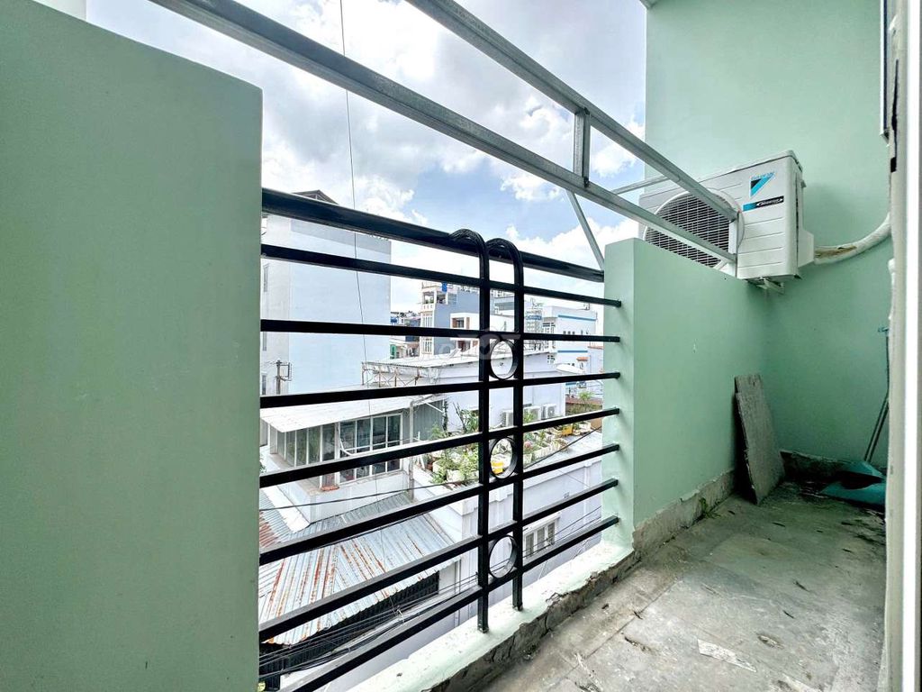 The British - 1 Bancony bedroom wide-inland Phan Đăng Lưu, BTh