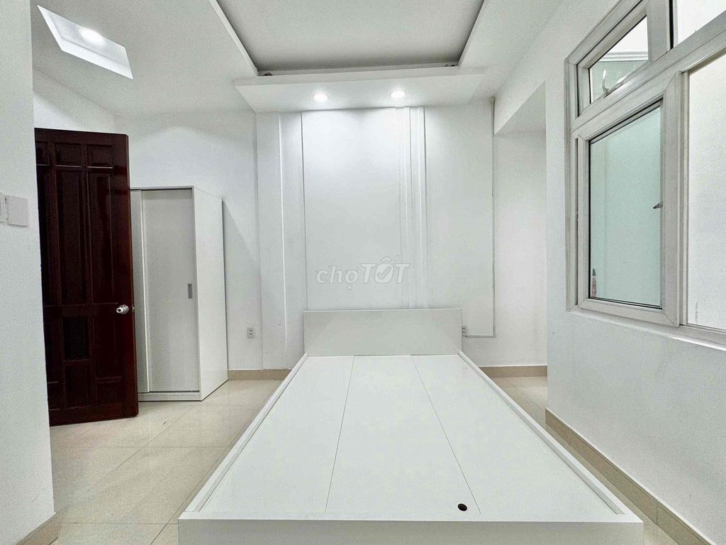 The full mini apartment of new government electronics right here in megaton District 6.