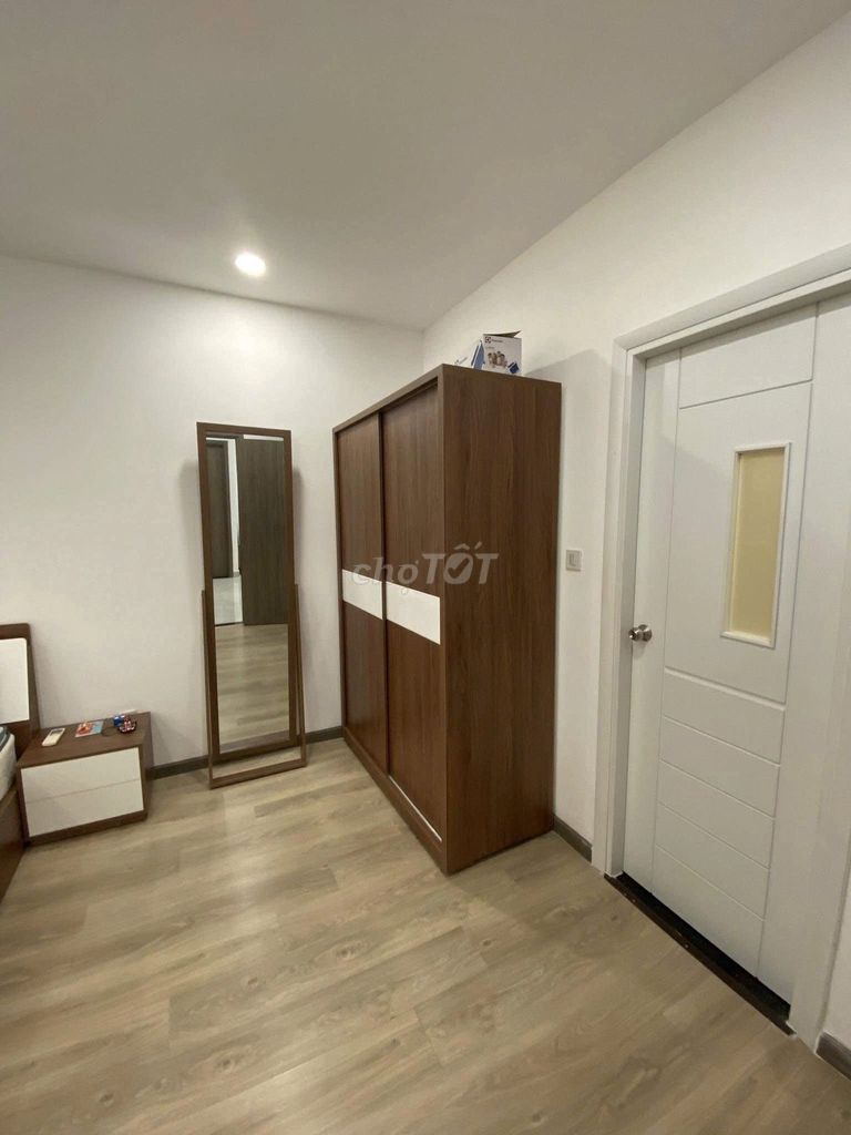 Rent two Sunny Plaza bedrooms - full interior