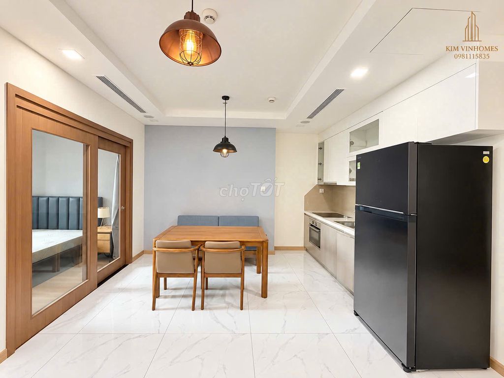 Rent landmark 81-- Full interior--view pool-- 25 million a month.