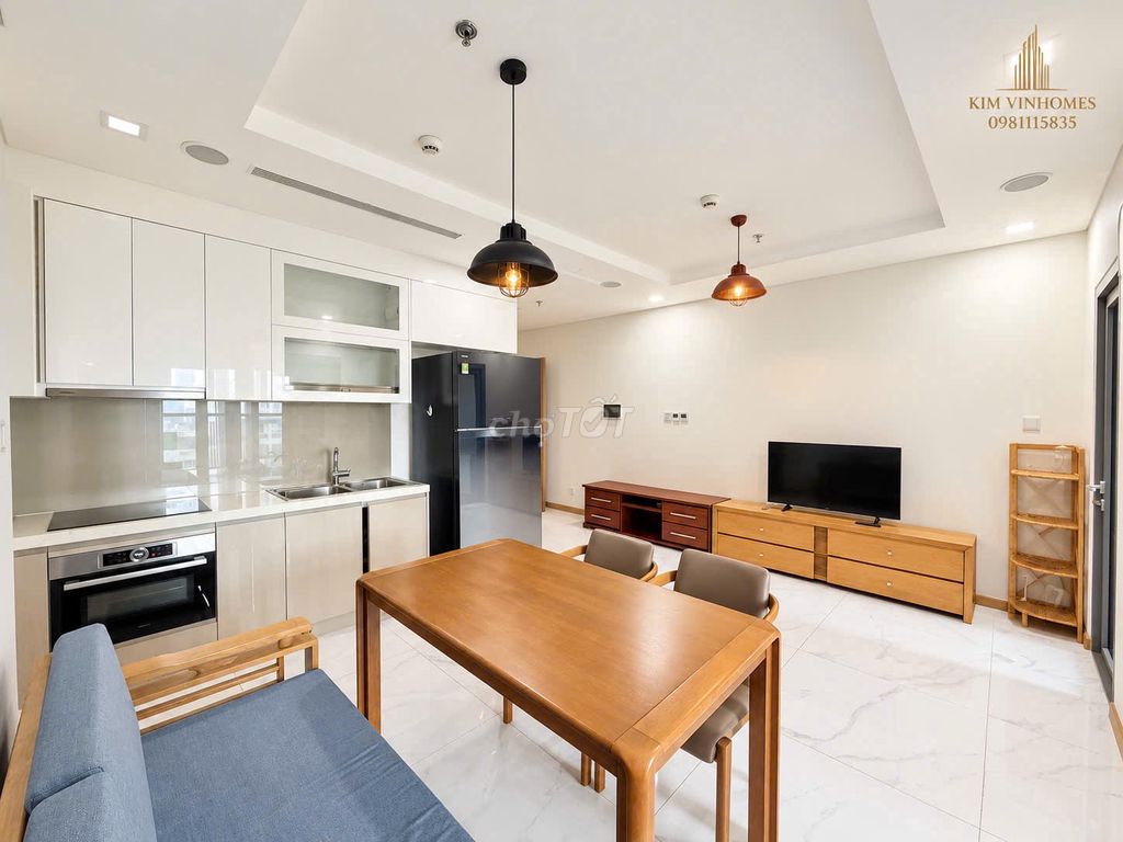 Rent landmark 81-- Full interior--view pool-- 25 million a month.