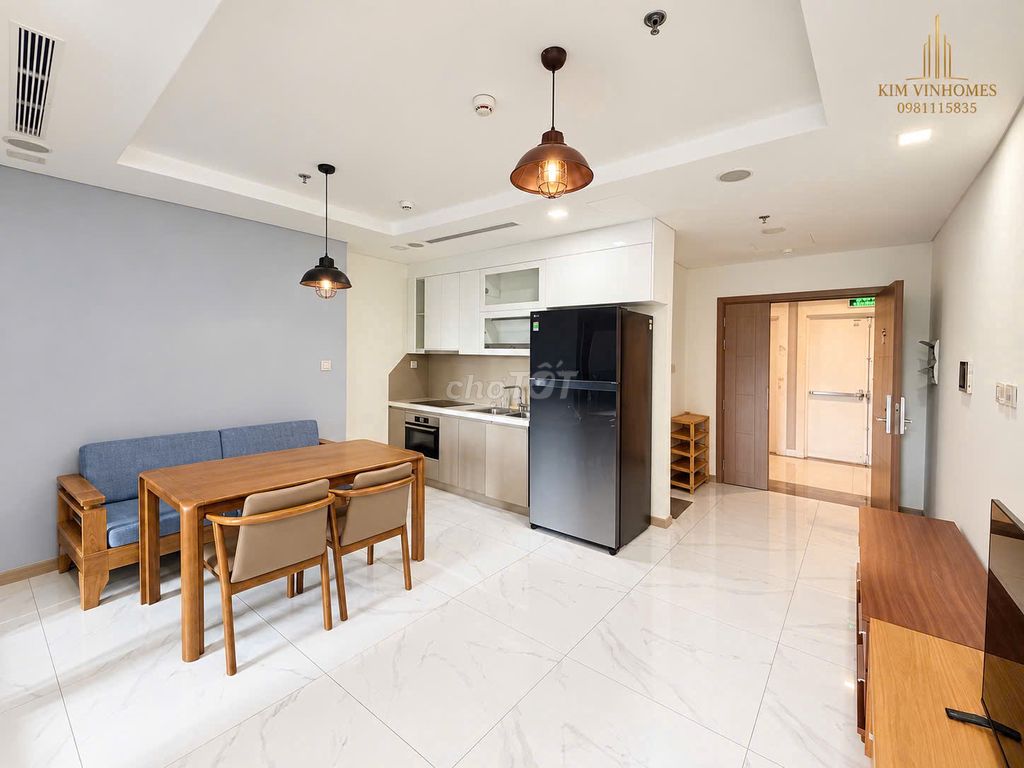 Rent landmark 81-- Full interior--view pool-- 25 million a month.