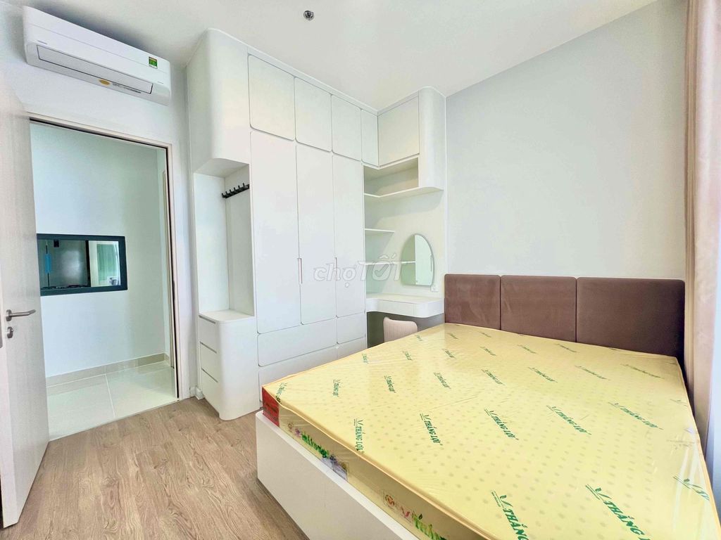 Renting 3 new high-end furniture rooms 100%.