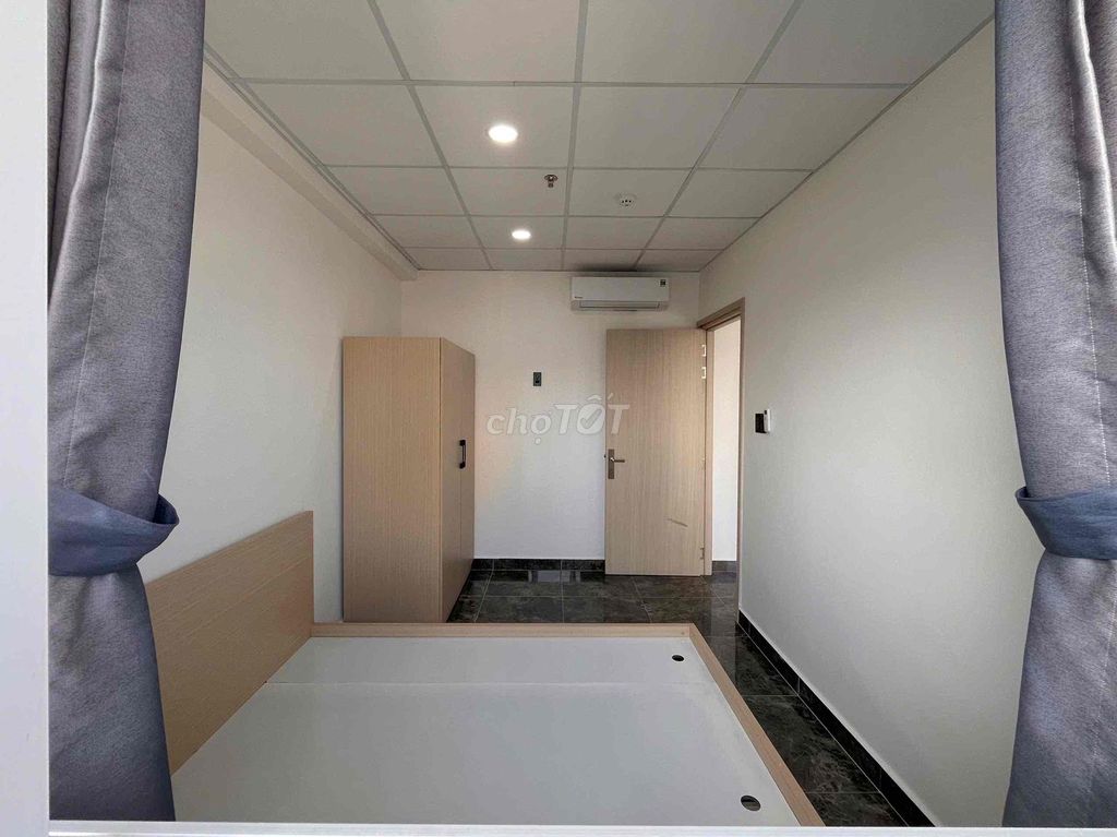 Rent the apartment. A full-size kitchen room. Secure the elevators at the mound.
