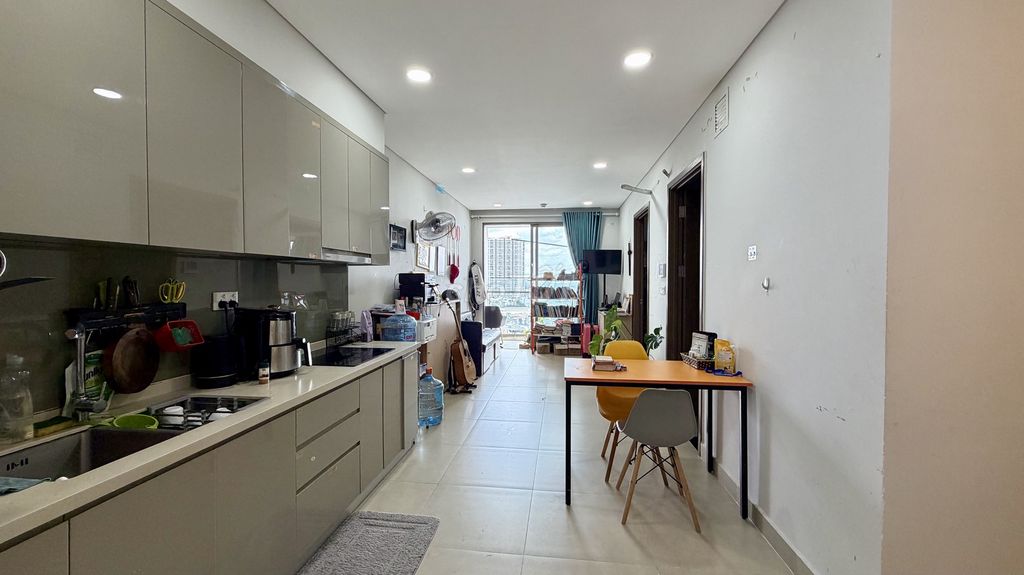 Look for women in share rooms with River Pangrave apartment 3 million a month.