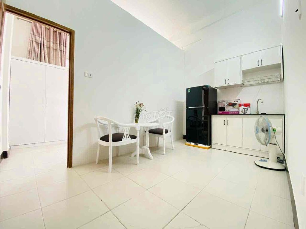 Rent a clear, wide-open kitchen bedroom in Võ Văn Kiệt District 1.