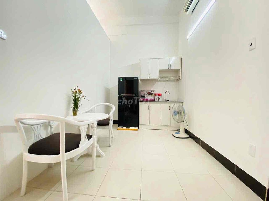 Rent a clear, wide-open kitchen bedroom in Võ Văn Kiệt District 1.