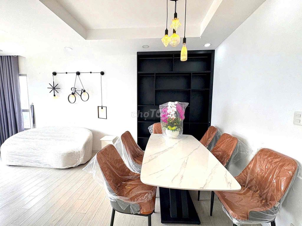 Dragon Hill 1, 3 bedrooms 13 million enough furniture